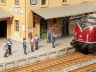 Kolejki i akcesoria - NOCH Na peronie, z dźwiękiem 12800 - miniaturka - grafika 1