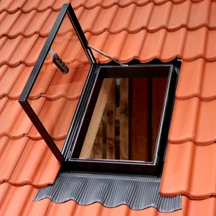 Velux Wyłaz dachowy GVK i GVT 41x55 - Akcesoria do okien - miniaturka - grafika 1