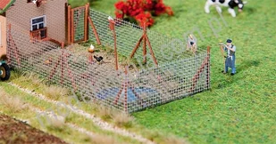 Faller Ogrodzenie-siatka stalowa l=340 mm 180414 - Kolejki i akcesoria - miniaturka - grafika 1