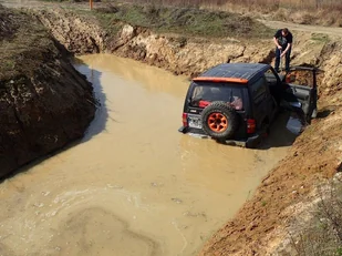 Off Road 4x4 - kierowca - Warszawa - trasa PRO ORWarP - Vouchery - miniaturka - grafika 1